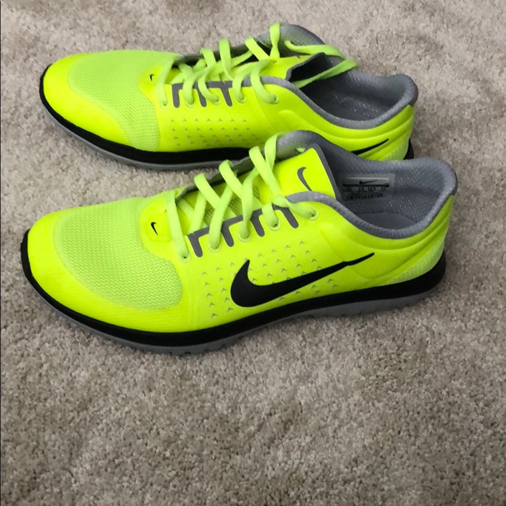 Neon nike running shoe-size 6Y